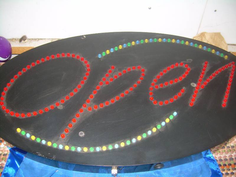 lot 89 image: PEARLED ELECTRIC  OPEN SIGN