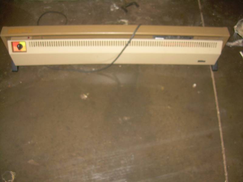 lot 121 image: BASE BOARD HEATER
