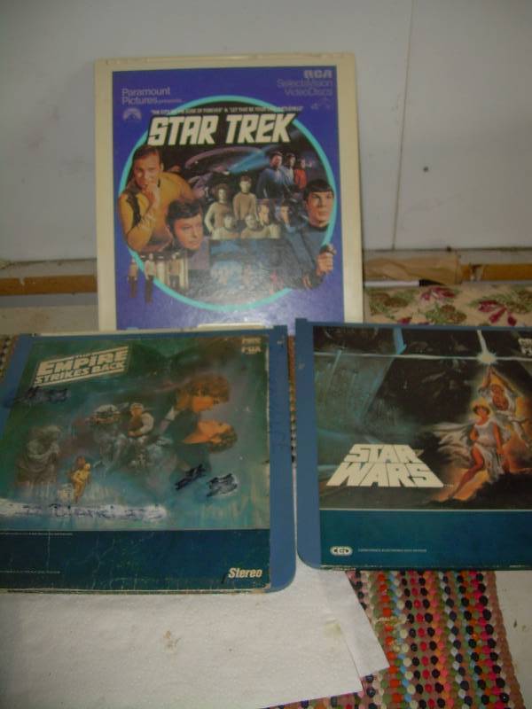 lot 138 image: 3 COLLECTIBLE VIDEO DISKS
