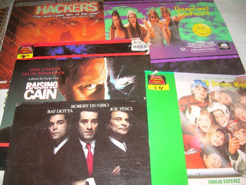 lot 139 image: COLLECTIBLE LASER DISKS