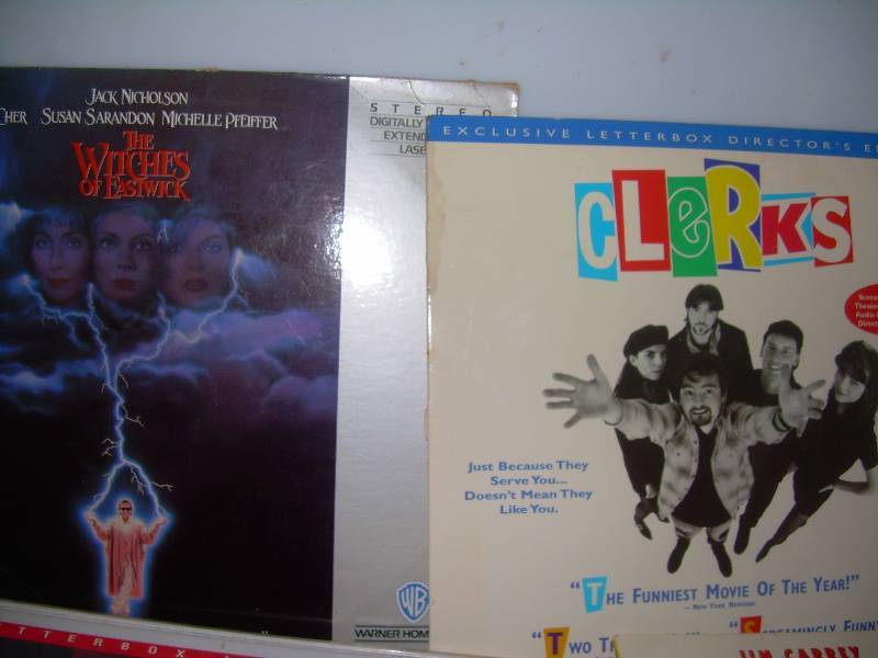 lot 142 image: COLLECTIBLE VIDEO DISKS