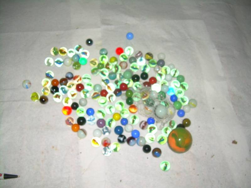 lot 155 image: COLLECTIBLE MARBLES