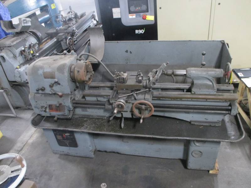 lot 2 image: Colchester Triumph Lathe