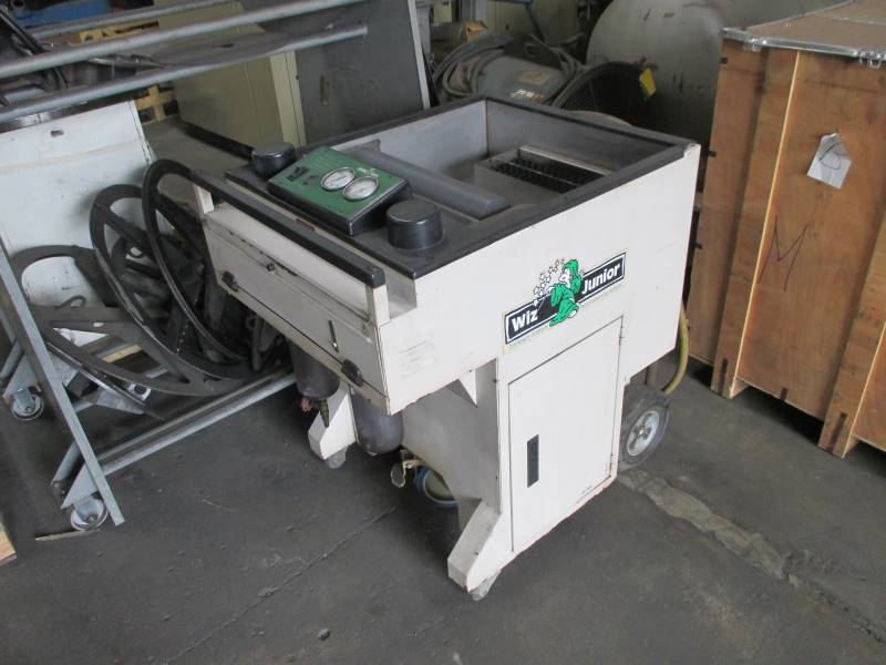 lot 13 image: Wiz Junior Coolant Reconditioning System