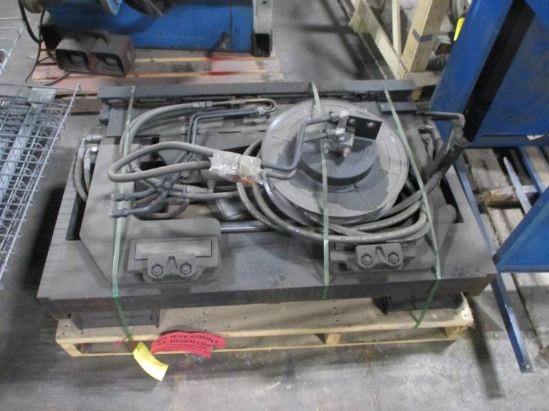 lot 19 image: Cascade 10,000 # Fork Positioner