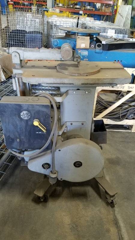 lot 9 image: Davis Vertical Broach