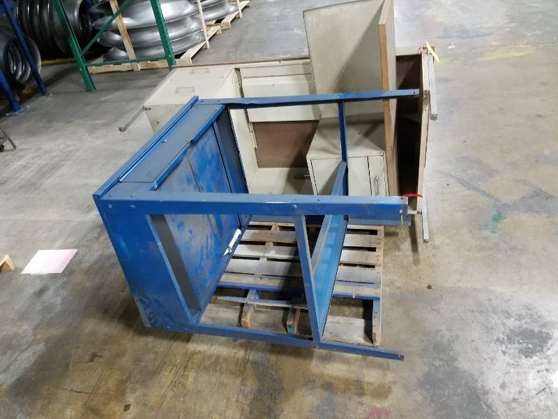 lot 17 image: (2) Shop Floor Desks