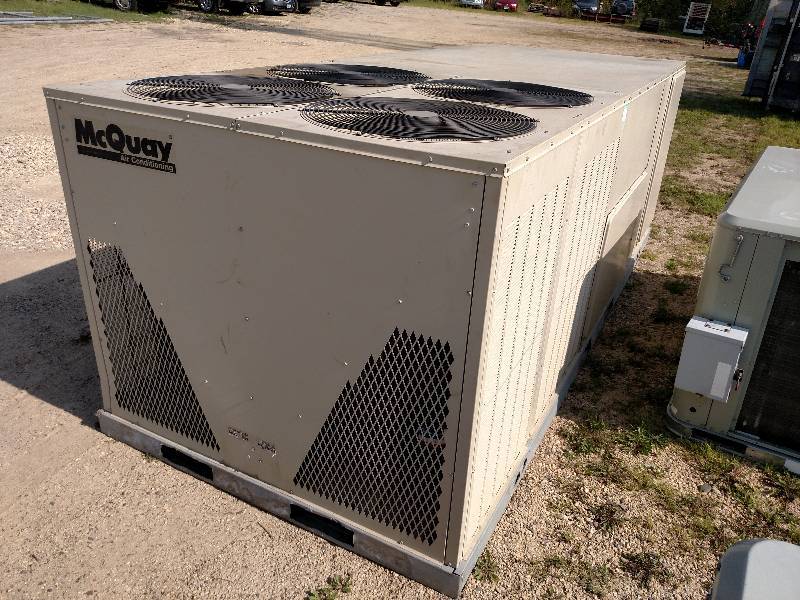 lot 5 image: McQuay 20 Ton Rooftop Unit, 400,000...