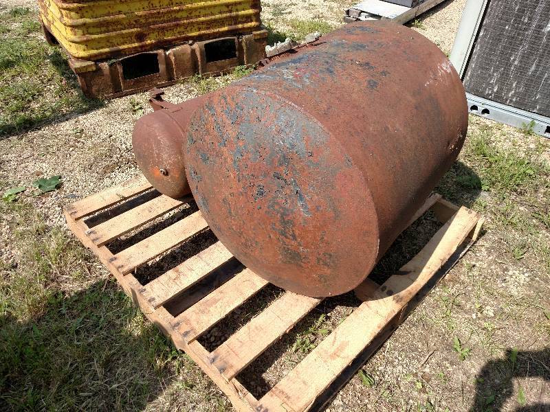 lot 26 image: Fuel Tank, 24x24...
