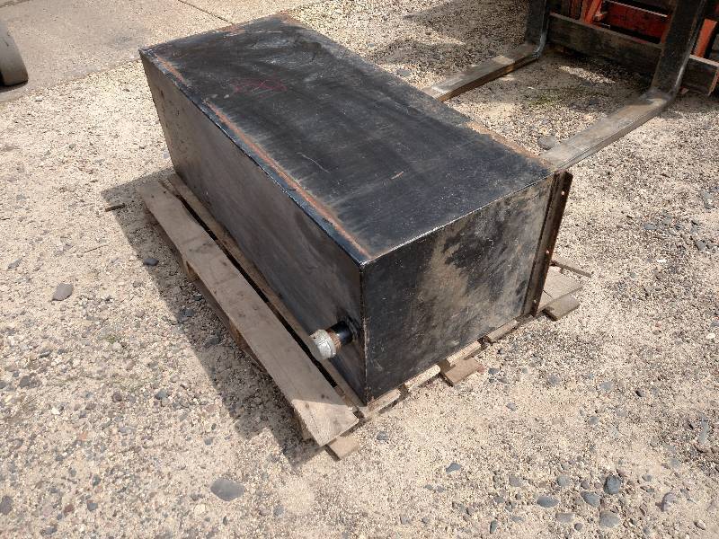 lot 18 image: Auxiliary Fuel Tank, 48x17x20...