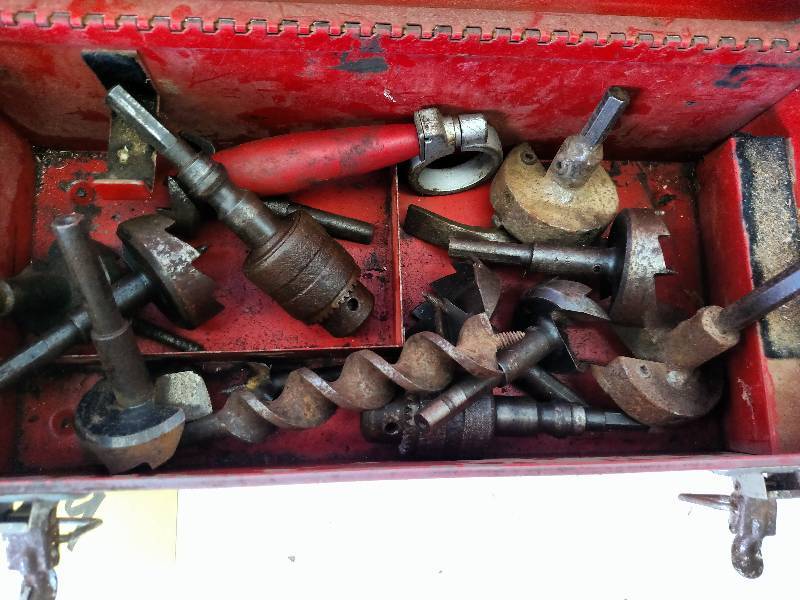 lot 49 image: Asstd Drill Bits & Chucks...
