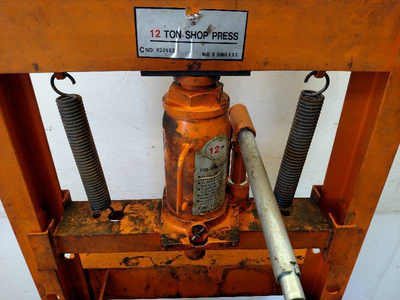 lot 14 image: 12 Ton H-Frame Press, 16.5 Throat,...