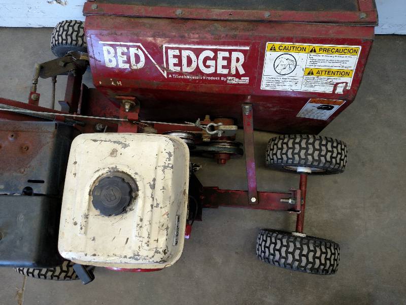 lot 3 image: Bed Edger, Model F780H, Honda 8 hp....