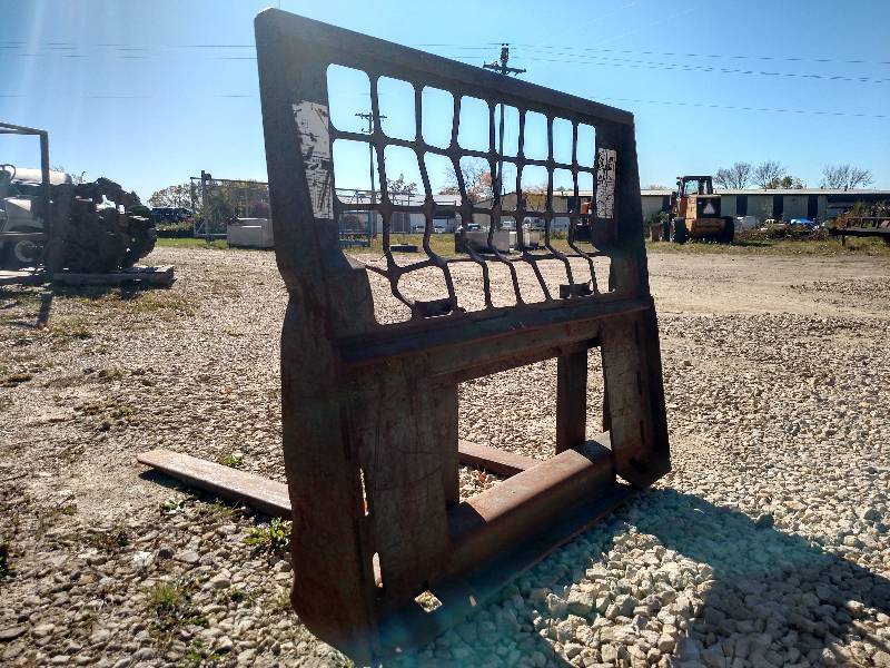 lot 26 image: Skid Loader Forks, 46 Wide, 40 Fo...