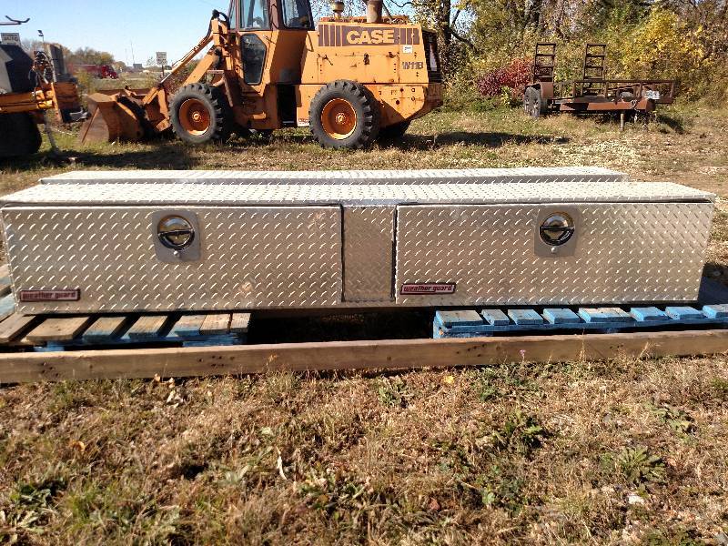 lot 32 image: (2) Weather Guard Aluminum Tool Box...