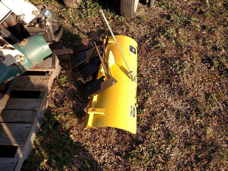 lot 54 image: John Deere 42 Snow Blade from Lawn ...