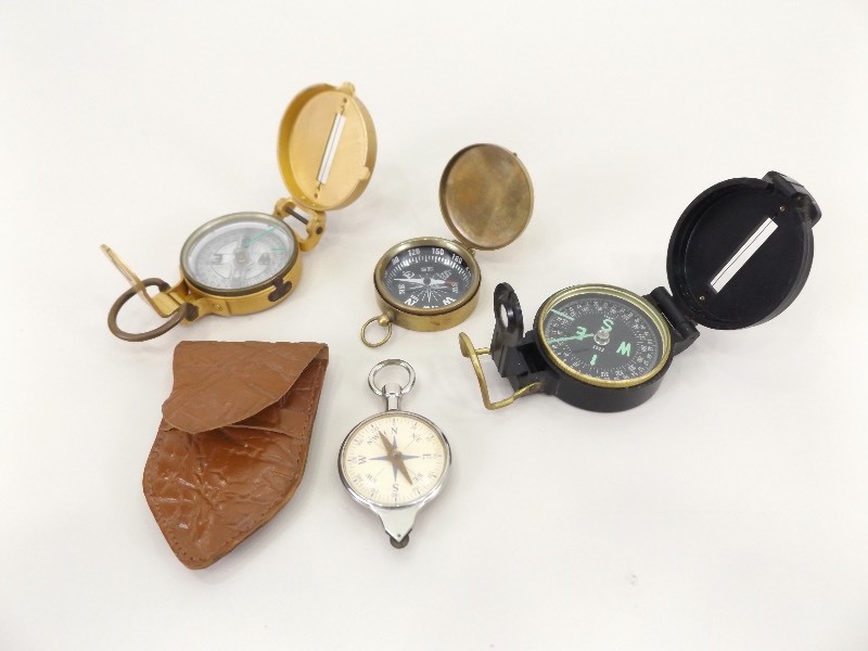 4 Vintage Compasses&nbsp