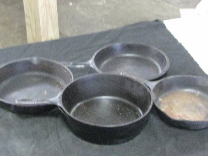 lot 19 image: Cast Iron Skillets