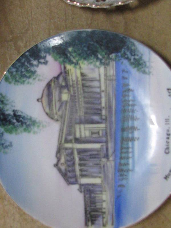 lot 42 image: Mini State Plates