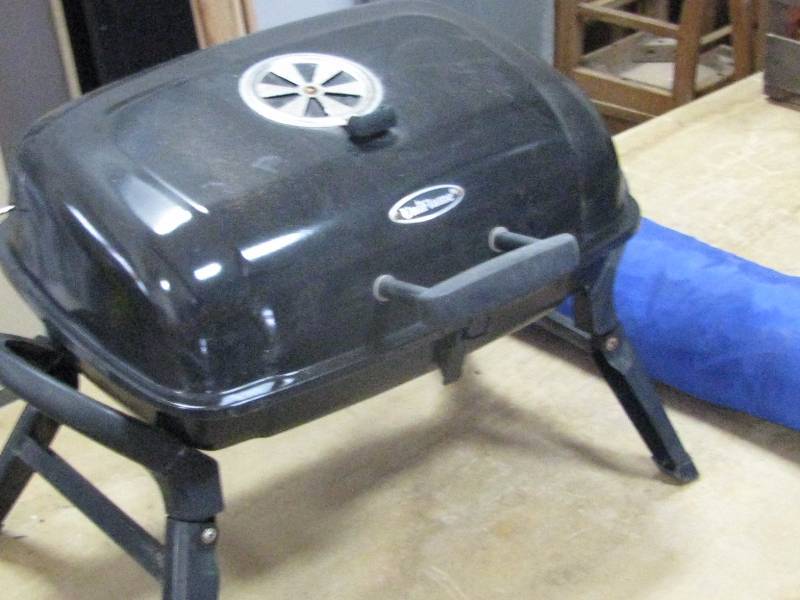lot 70 image: Grill and Tent