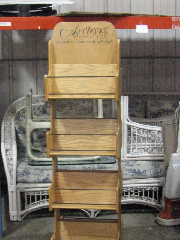 lot 80 image: Display Rack
