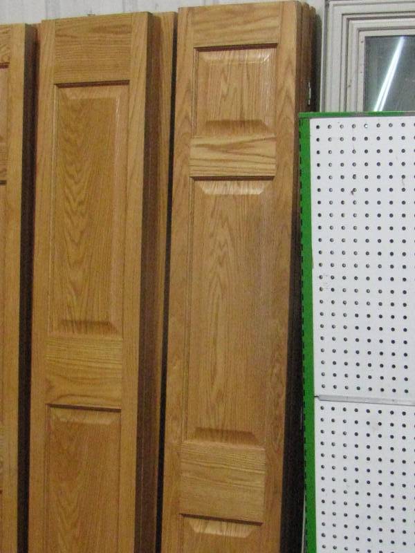 lot 82 image: Oak Bi-Fold Doors