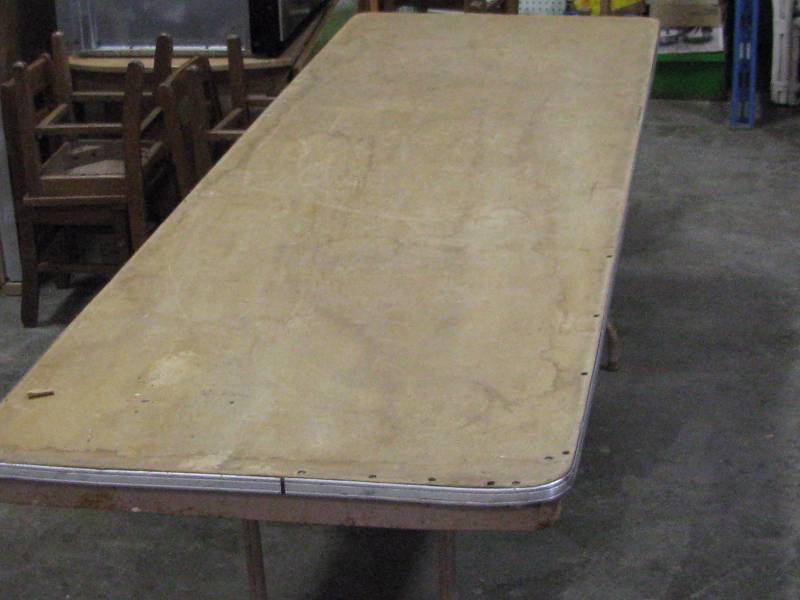 lot 86 image: Folding Table