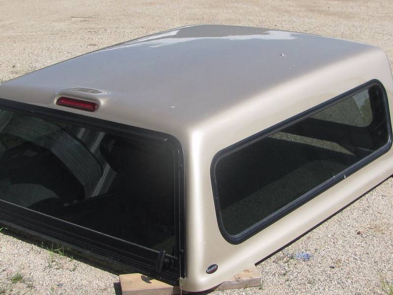 lot 95 image: Fiber Glass Topper