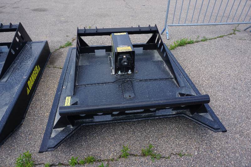 lot 15 image: Wild Kat Brush Cutter Brand Universal Mount Bobcat Skid Loader Skid Steer 60 Hydraulic Brush CutterBrush Hog
