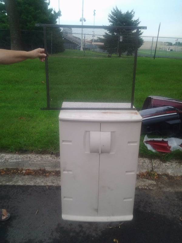 2 Door Rubbermaid Storage Cabinet & Screen Saver