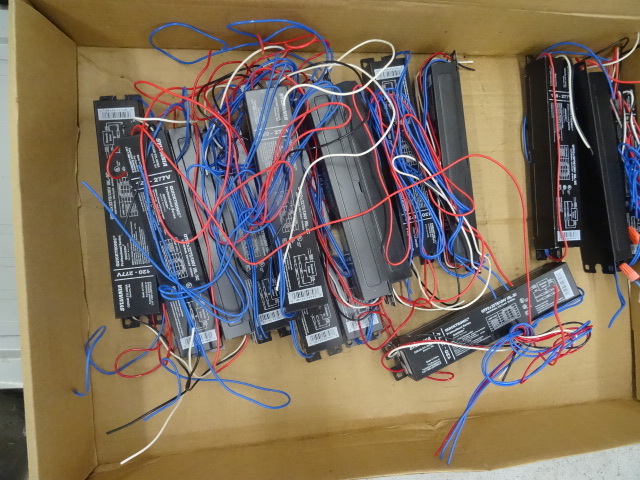 15 Used Ballasts. QTP2X32T8UNV 1SC...