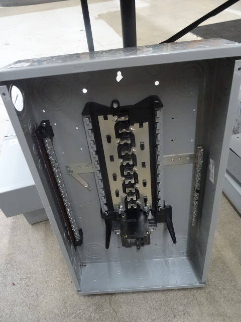 Siemens 100 amp load center. No cov...