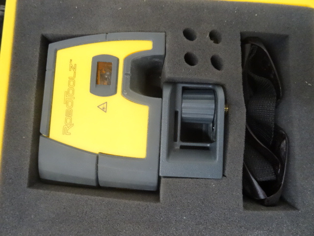 Robo Toolz RT 7610-S laser level. ...