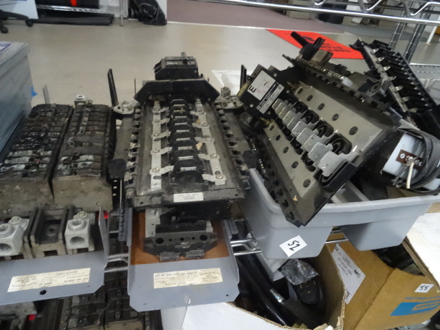 Large lot of misc circuit breakers ...