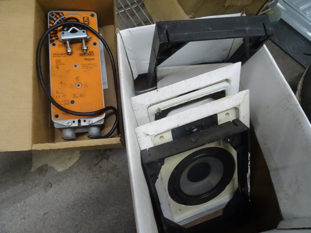 2 in ceiling stereo speakers. Belim...