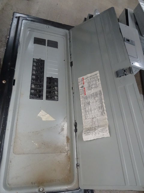 Siemens load center. 11 breakers. G...