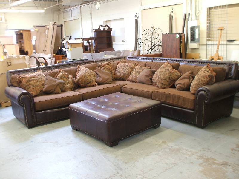 SECTIONAL SOFA