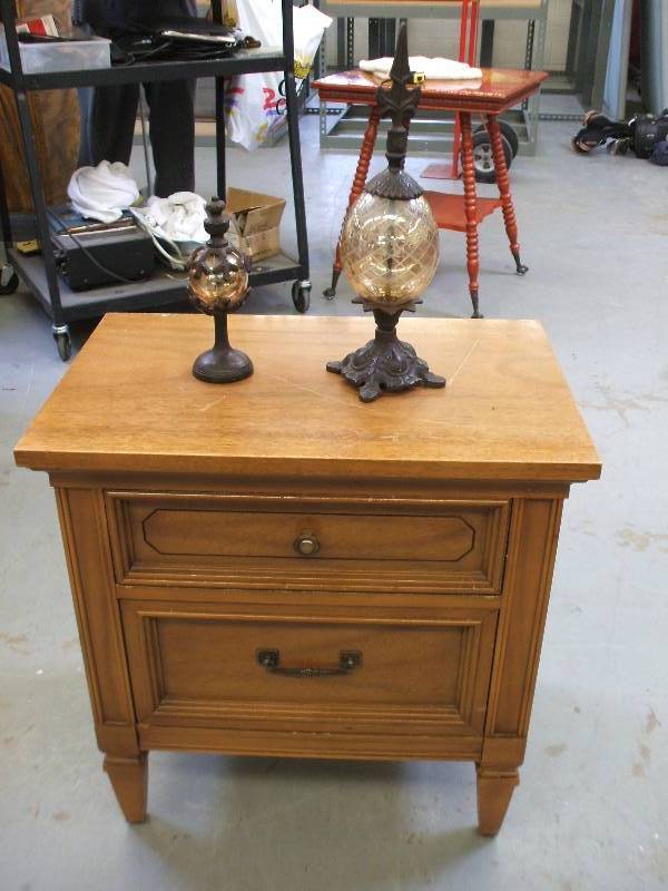 NIGHT STAND  COMMODE