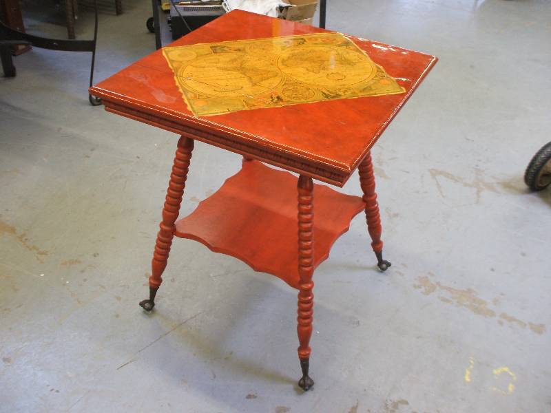 DECORATIVE TABLE