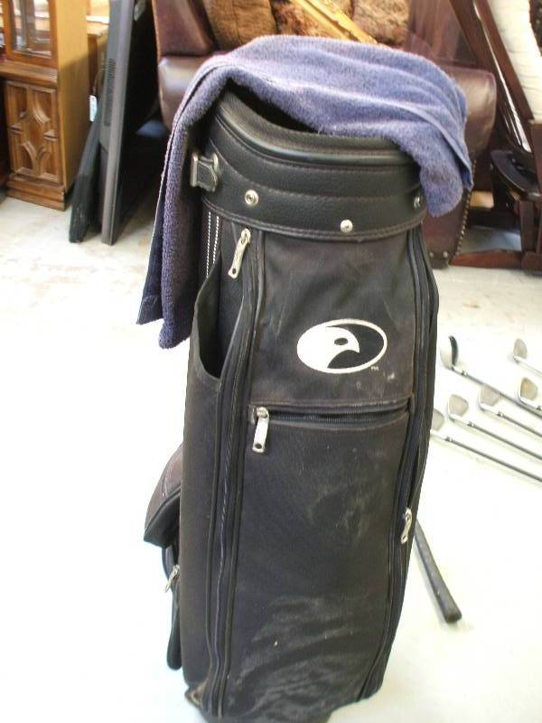 CALLOWAY GOLF BAG AND MIXED BRAND CLUBS