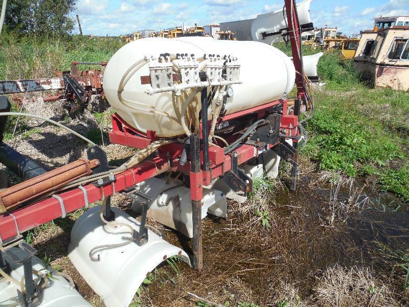 lot 75 image: 3 PT 16 Row -30 RED BALL HOODED SPRAYER