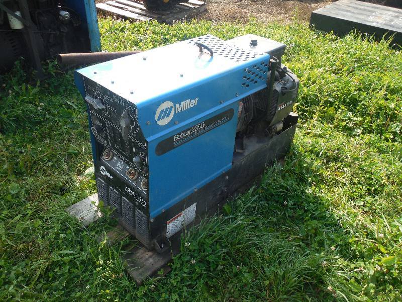 lot 5 image: Miller Welder  Generator 225G
