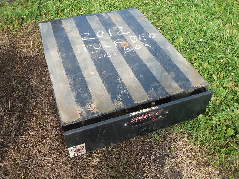 lot 9 image: Weather truck bed tool box