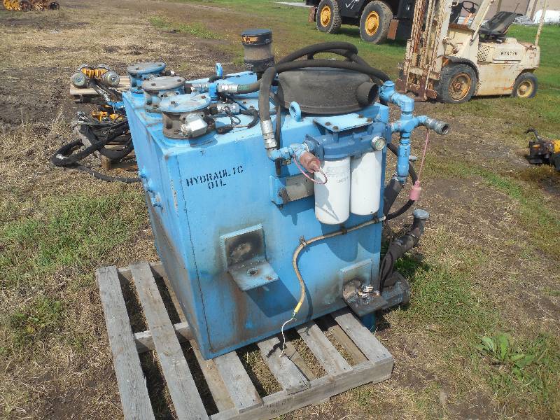 lot 33 image: Hydraulic Oil Storage Tank with hoses, filters and pump