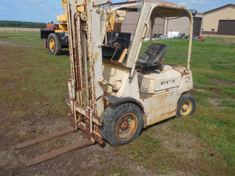 lot 38 image: Hyster Forklift