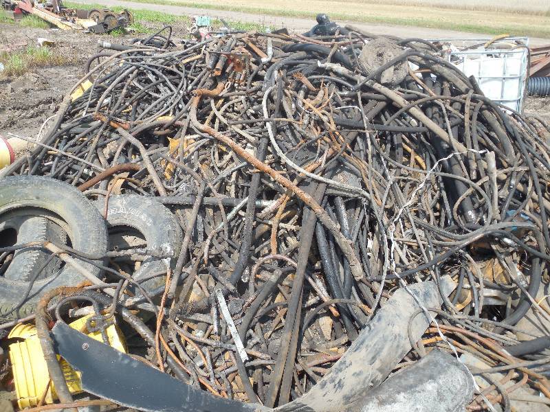 lot 40 image: Massive pile of Hydraulic Hoses