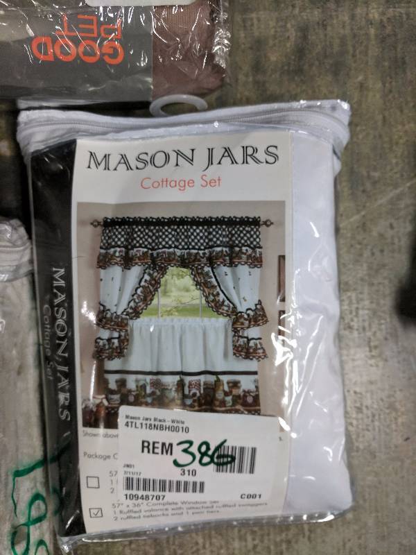 lot 386 image: Mason Jars 36 x 57 Cottage Set Black-White