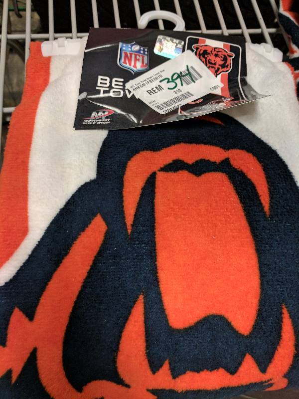 lot 394 image: NFL Zone Read Beach Towel Bears