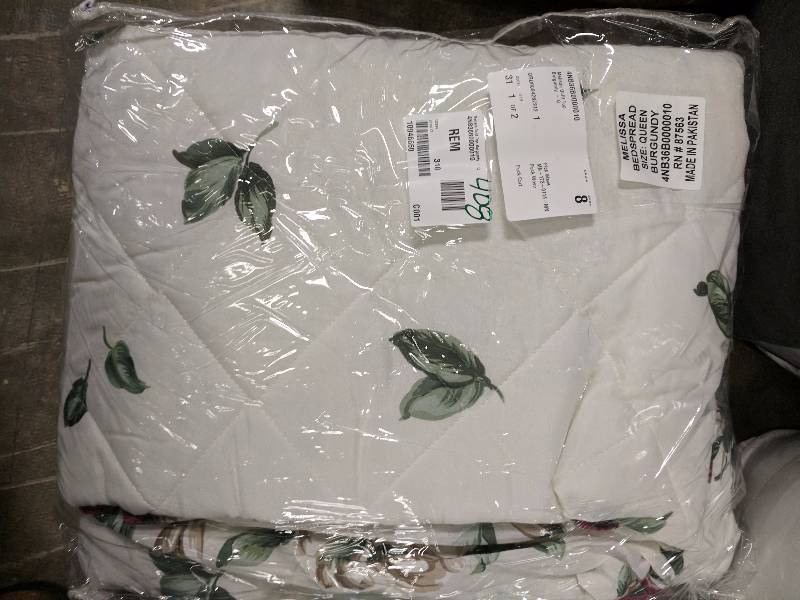 lot 408 image: Melissa Quilt Top Bedsoread Burgundy - Queen