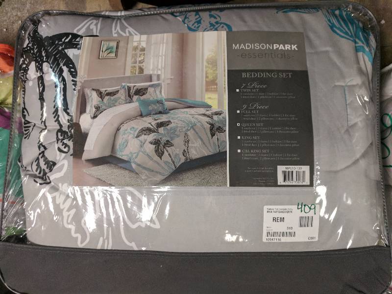 lot 409 image: Madison Park Essentials Ashby 9-Pc. Bed Set - Queen